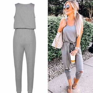 Heather gray open knee jumper